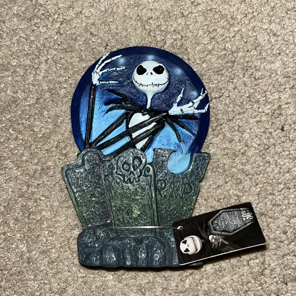 Halloween fish tank decoration